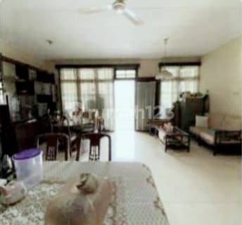 For Sale: Spacious Yard House in South Jakarta 2