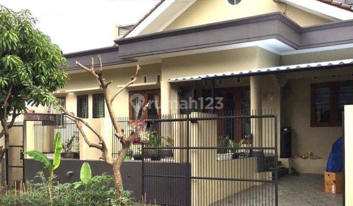 Dijual Rumah Siap Huni Dihoek Dekat Dengan Stasiun Kereta Bintaro 1