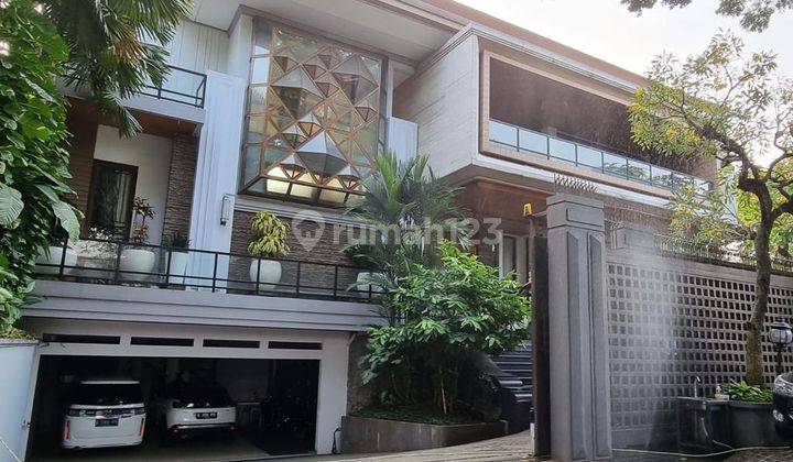 Dijual Rumah Mewah Di Hoek Full Furnish Strategis Di Pakubowono Jakarta Selatan 1