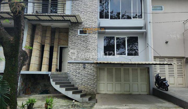 Rumah Bagus 3 Lantai Siap Pakai Furnished Di Simpruk 1