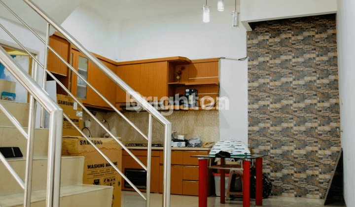 RUMAH TANJUNG DUREN SELATAN, 4,5 LANTAI, SEMI FURNISHED 1