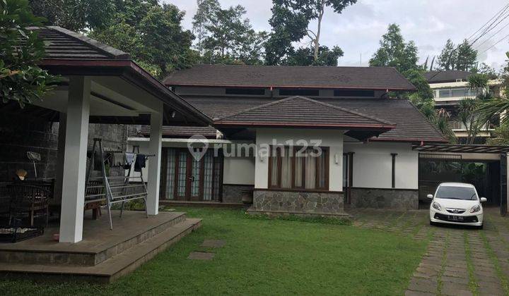 Rumah Lux ada Kolam Renang di Hegarsari, Bandung 1