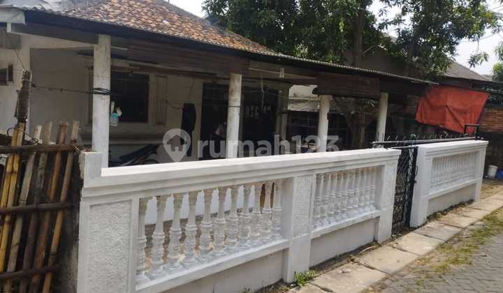 Rumah Asri Dengan Halaman Luas Dekat Bandara Soeta