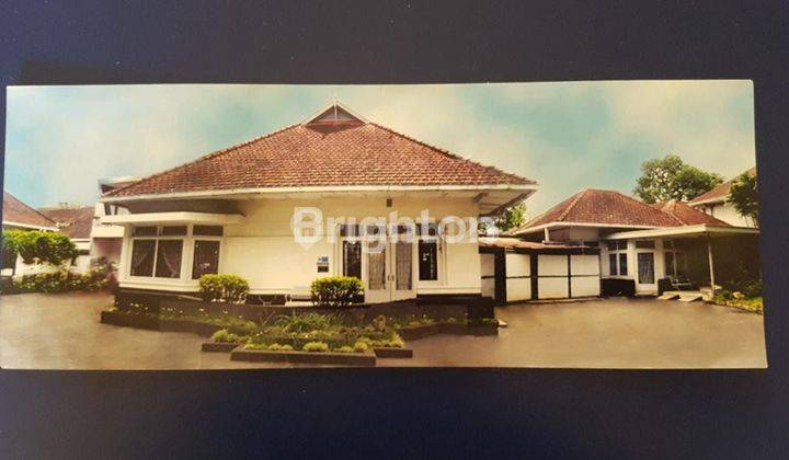 Rumah Klasik di kawasan Super Elite Jalan Besar Ijen 1