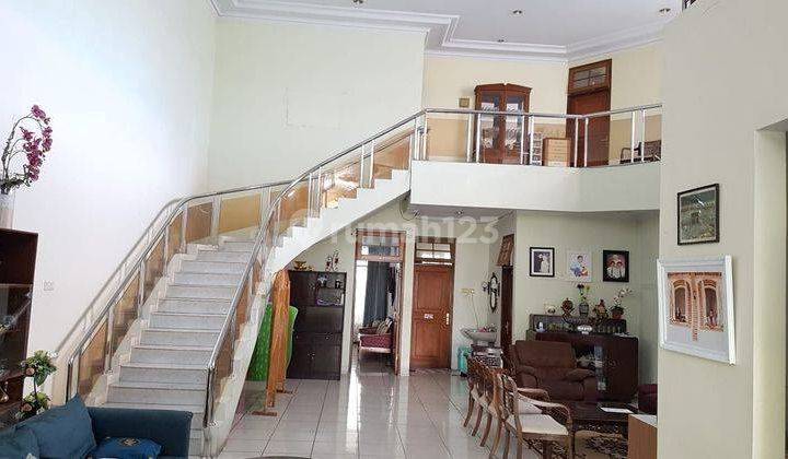 Rumah 2 Lantai Bagus Unfurnished SHM di Setra Sari, Bandung 1