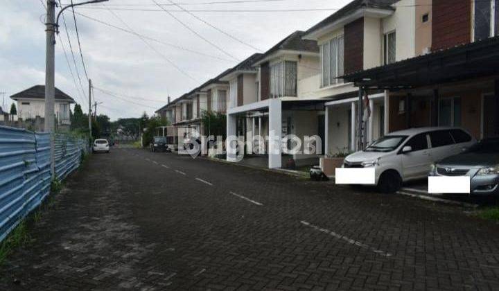 RUMAH 2 LANTAI DI EVERGREEN DE PARC 2