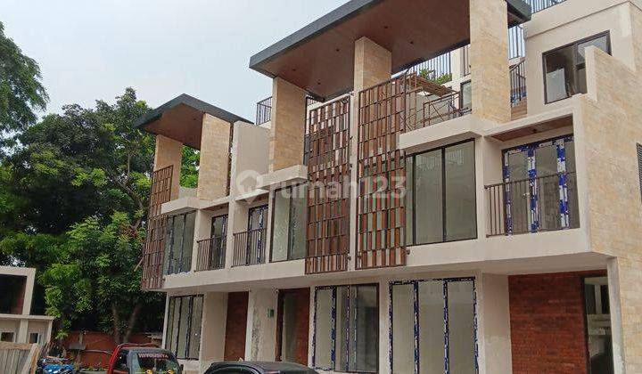 RUMAH DALAM CLUSTER PREMIUM 3 LANTAI + ROOFTOP DI DUREN TIGA JAKARTA SELATAN 2