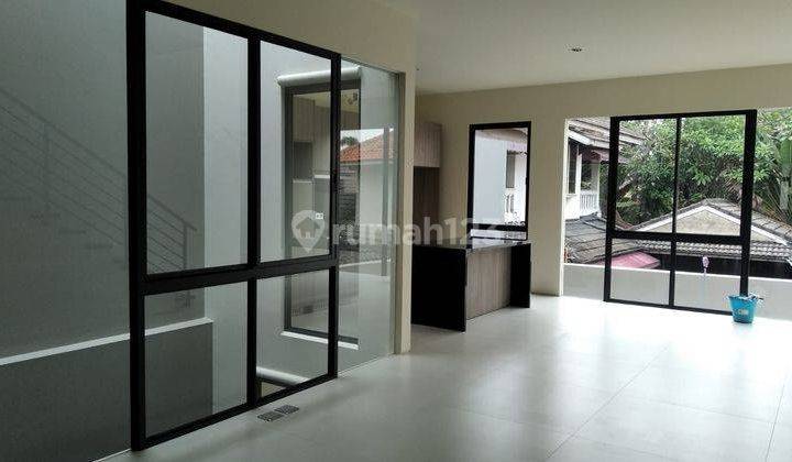 RUMAH TOWNHOUSE 3 LANTAI DI TB SIMATUPANG JAKARTA SELATAN  2