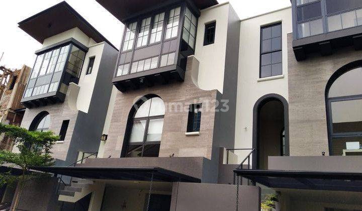 RUMAH EXCLUSIVE TOWNHOUSE 3 LANTAI DI TB SIMATUPANG JAKARTA SELATAN  1