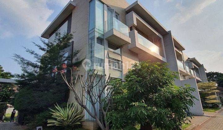 DIJUAL RUMAH DESIGN MODERN MINIMALIS PRIVATE POOL DI TOWNHOUSE TB SIMATUPANG JAKARTA SELATAN 1