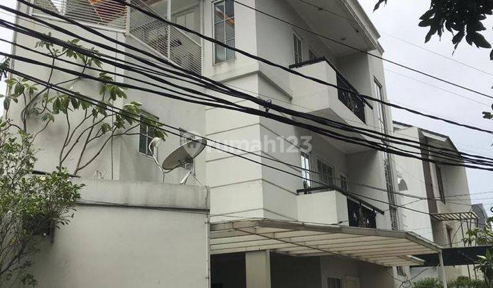 Rumah 3 Lantai Fully Furnished Tebet Barat Dekat Ke Jalan Mt Haryono Dalam Kompleks Jalan Lebar Jakarta Selatan 2