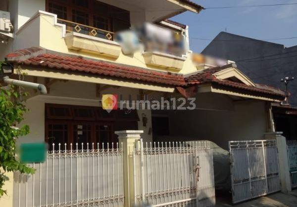 RUMAH DI PULOMAS JAKARTA TIMUR - 2 Lantai - LT.130 m2-SHM 2