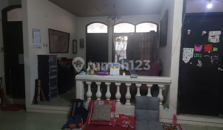 Rumah lama di Cilandak KKO, Jakarta Selatan. 2