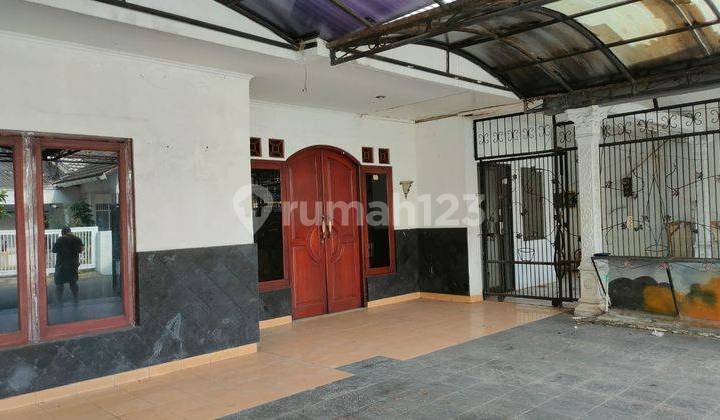 For Sale House in Pesanggrahan Area, Cileduk, South Jakarta 2