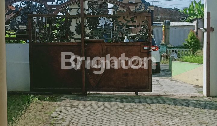 rumah  2 lantai & sisa tanah yg luas second road terawat siap huni SUKODONO 2