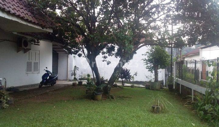 Rumah Antik Gaya Belanda Depan Istana Dan Kebun Raya Bogor 2