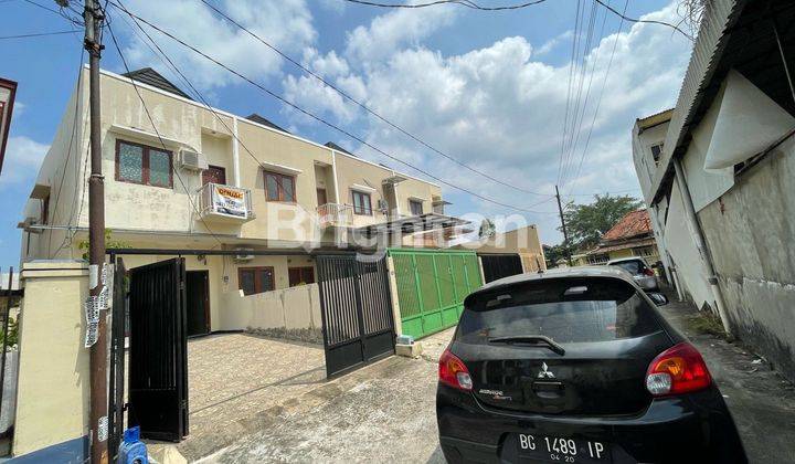 di  townhouse cantik di belakang rumah sakit umum 1