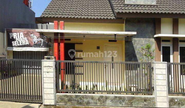 Di  Rumah Di Perumahan Di Kolonel Masturi Cimahi 1