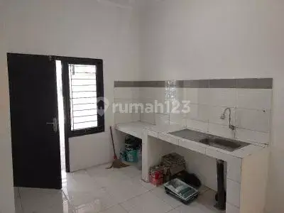 Dijual Rumah 2 Lantai Strategis Alun alun Ciparay