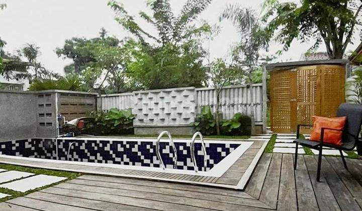 Nice House with Swimming Pool in Graha Raya Bintaro