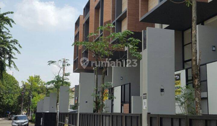 Rumah Townhouse di Kemang, Jakarta Selatan. Lt 98, 3 Lantai Basement. Dekat Tb Simatupang Scbd 2