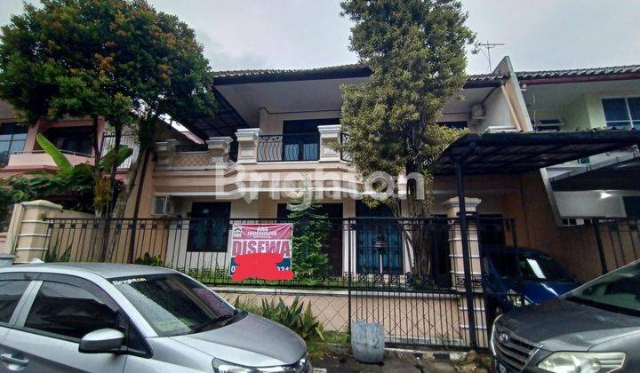 RUMAH MEWAH STRATEGIS SIAP HUNI DI TENGAH KOTA SANGAT NYAMAN 1