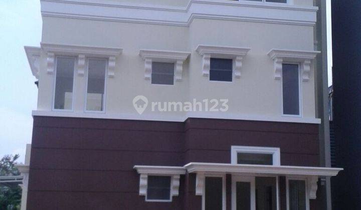 Rumah Hoek Kondisi Baru Murah di Casa Jardin Jakarta Nego  1