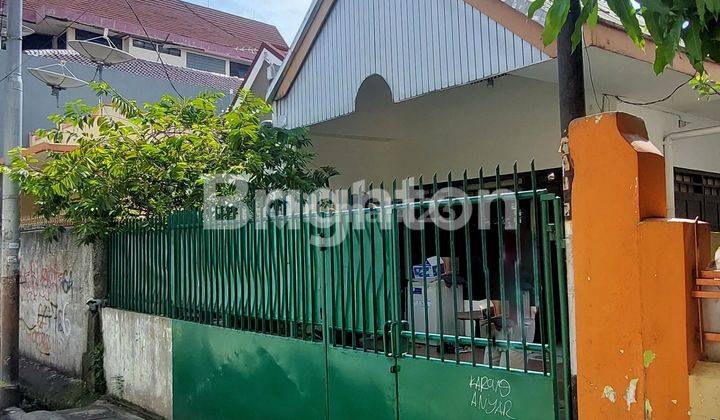 RUMAH MANGGA BESAR SIAP HUNI DEKAT RS HUSADA JAKARTA PUSAT 1