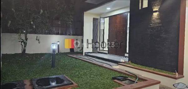 Dijual Rumah 2 lantai lokasi strategis di harapan indah bisa untuk usaha 2