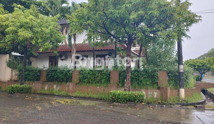 Rumah Luas 2 Lantai di area Kemang Pratama Bekasi 2