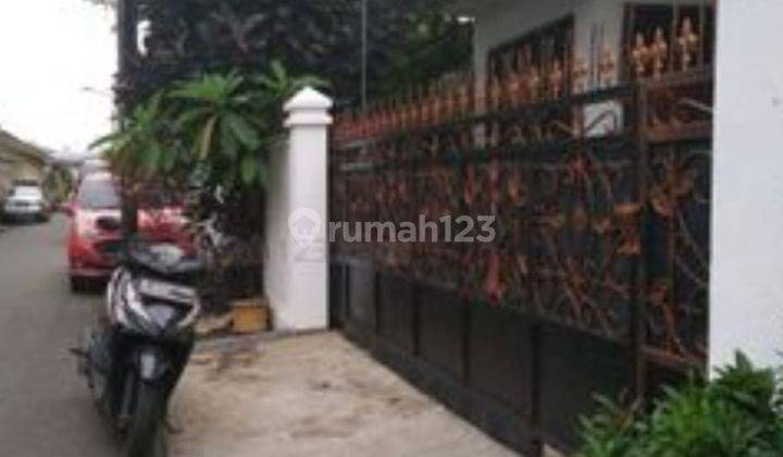 Rumah Luas Dan Lebar Di Utan Kayu, Jakarta Timur 1