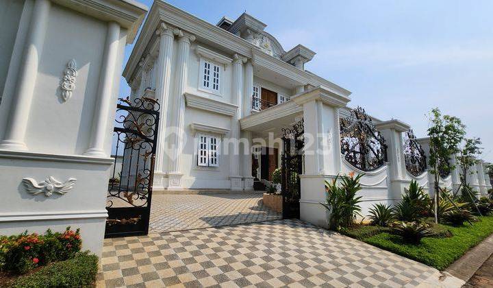 Rumah bak istana model American Classic di BSB City Semarang 1