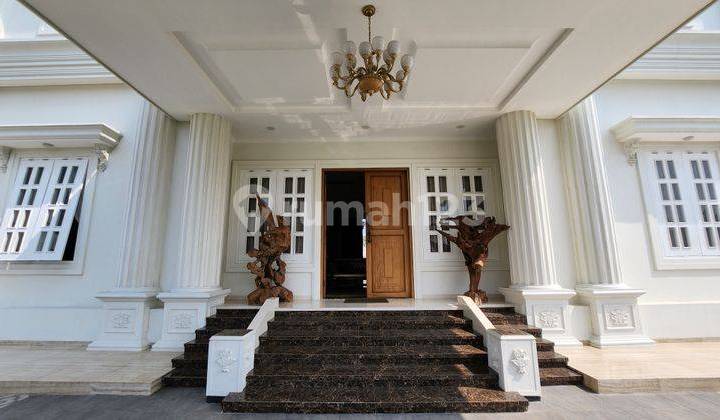Rumah bak istana model American Classic di BSB City Semarang 2