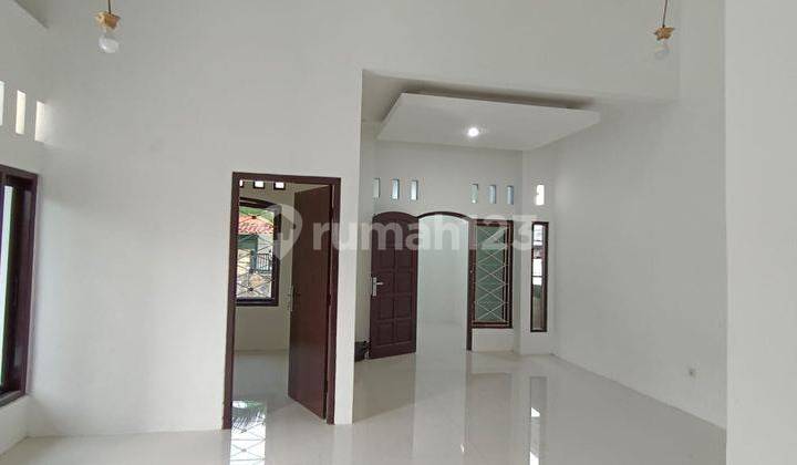 Dijual Rumah Cantik Posisi Hook di Pedurungan Semarang 2