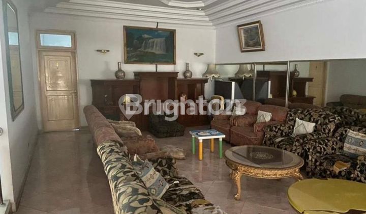 HOUSE IN THE CENTER OF BANDUNG CITY, STRATEGIC, FORMER GUEST HOUSE 2