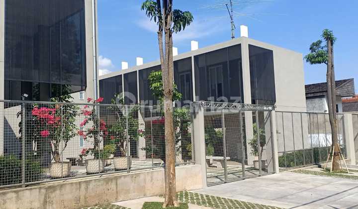 RUMAH BARU LUX DI TUBAGUS ISMAIL KOTA BANDUNG RUMAH BARU LUX DI TUBAGUS ISMAIL KOTA BANDUNG
