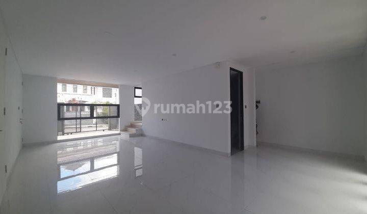 Rumah Baru Minimalis 2 Lt di Komplek Elite Setiabudi Regency 2