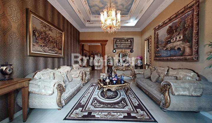 Rumah Mewah Full Furnished Siap Huni 2 Lantai di Duren Sawit Jakarta Timur 1