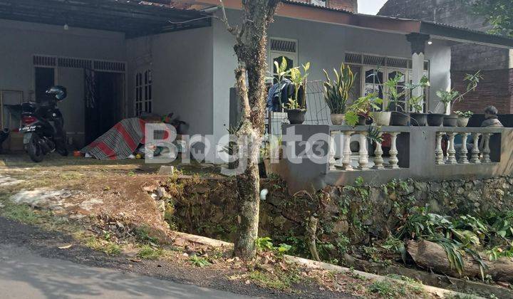 RUMAH DILINGKUNGAN PEDESAANDEKAT DENGAN INDUSTRI AIR ISI ULANGUNGARAN BARAT - SEMARANG 1