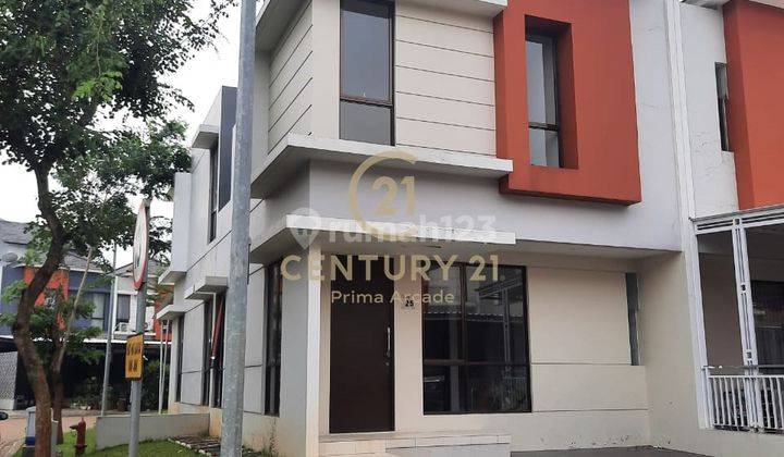 rumah cantik siap huni, posisi hook, lingkungan nyaman
dan strategis di Linea Residence (2579-ID-SH) 1