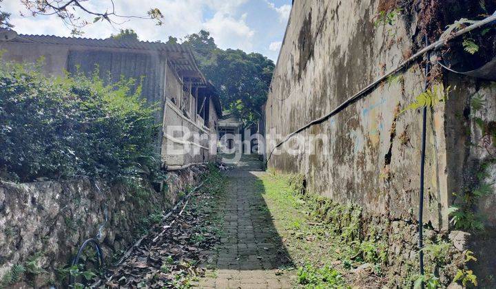 RUMAH DEKAT PUSAT KERAMAIAN DI BANDUNGAN SEMARANG 2