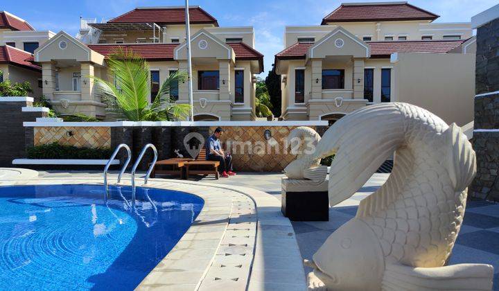 Townhouse dengan kolam renang private di Pusat Kota Bandar Lampung 1