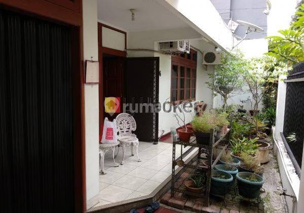 Rumah 2 Lt Depan Taman Strategis Di Tomang Jakarta Barat 2