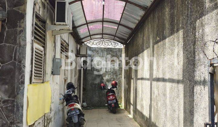 RUMAH TENGAH KOTA, ANTI BANJIR!! ROW JALAN 2 MOBIL PAPASAN 2