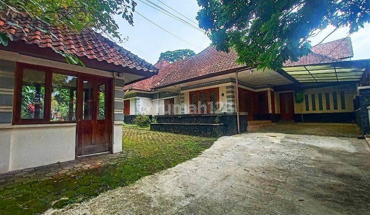 Di  Rumah Hoek 13 Kamar(pia) Di Jl. Cisangkuy Bandung 1