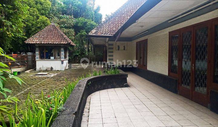 Di  Rumah Hoek 13 Kamar(pia) Di Jl. Cisangkuy Bandung 2