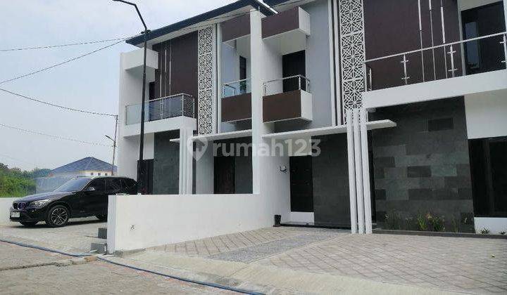 Rumah di Dalam Perumahan Gamping Sleman Yogyakarta 2 Lantai SHM 1