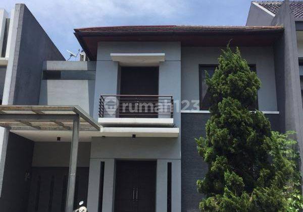 Rumah 2 Lantai Bagus Ekslusif di Singgasana Pradana 1