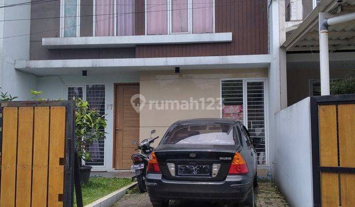 Dijual Rumah Bagus 2 Lantai di Perumahan Bumi Indah 1