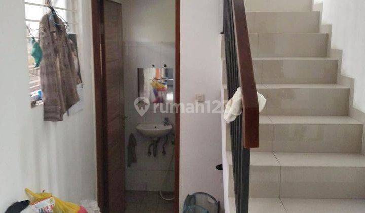 Dijual Rumah Bagus 2 Lantai di Perumahan Bumi Indah 2